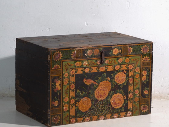 Antique painted trunk in pine wood – China, circa 1900 – Storage cabinet, Iron (photo 2 of 40)