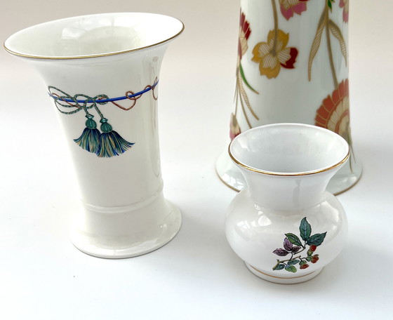 Image 1 of Villeroy & Boch / Herend (Hungary) / Hutschenreuther - 3 porcelain vases with gold rim and floral decoration