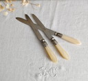 Een set SABRE tafelmesjes en een vintage broodmes.