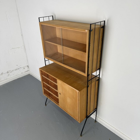 Image 1 of Elegante scaffale di metà secolo con vetrinetta e cassettiera in look stringato