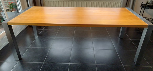 Design handmade dining table