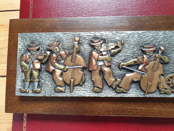 Image 1 of Fregio in rame raffigurante una festa di paese, in ottone e metallo argentato, firmato, realizzato a mano, pezzo unico.