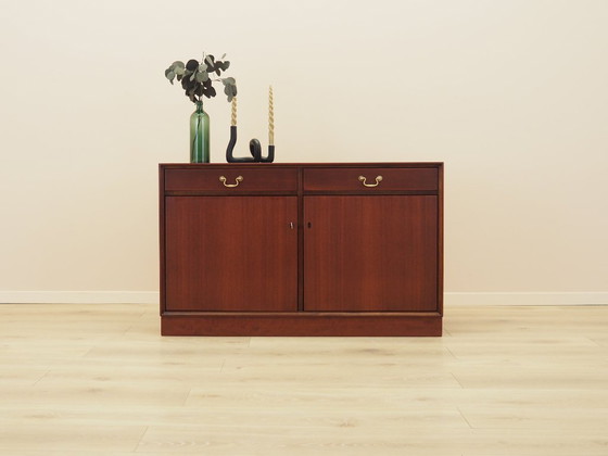 Mobile danese impiallacciato in mogano con cassetti e ante con serratura, anni '70 – Cassettiere, Legno (photo 2 of 12)