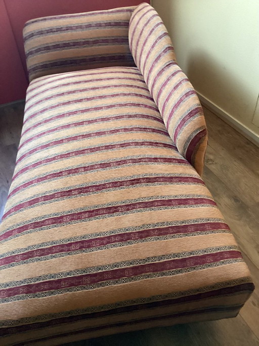 Stylish 1930s chaise longue