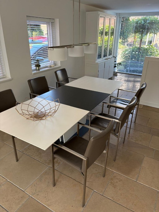 Boconcept Milano Dining table with extendable section
