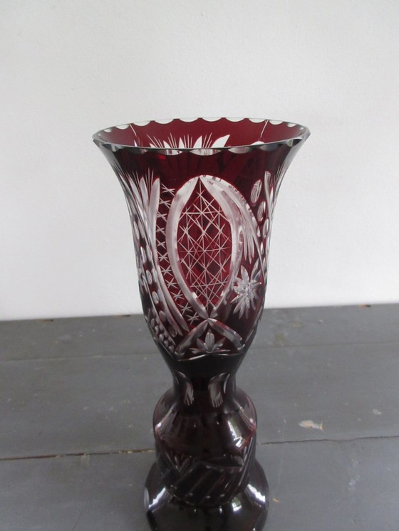 Image 1 of Jarrón antiguo de cristal rojo rubí de Bohemia
