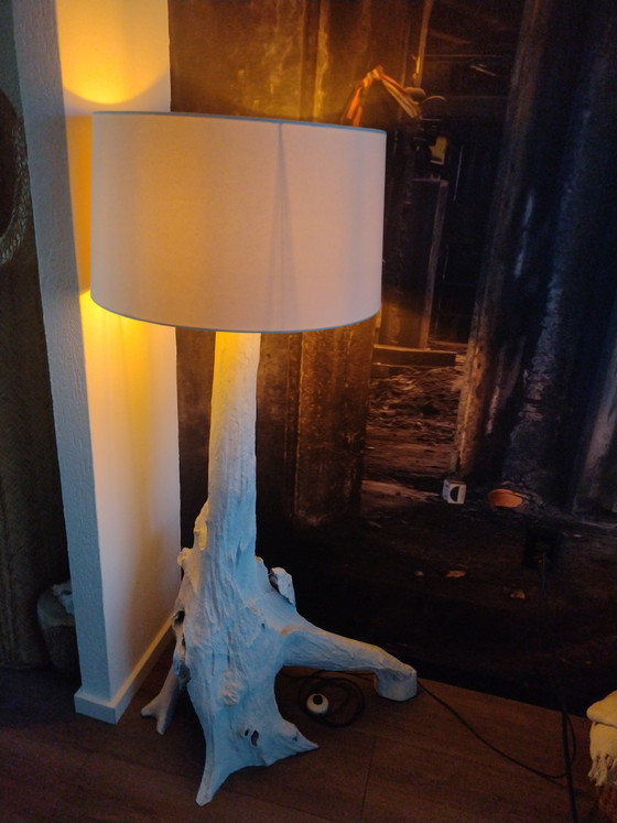 Image 1 of Lichtgevende kerstboom met uniek design, direct te koop. Geen tweede exemplaar van deze kerstboom beschikbaar.