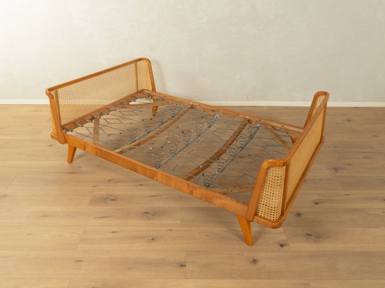 Image 1 of Vintage bed uit de jaren 50 in mid-century stijl.