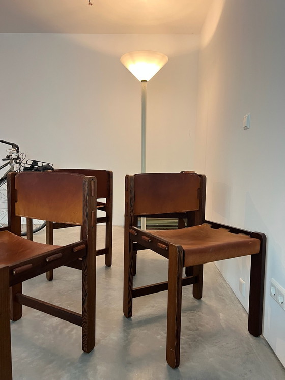 Set van 4 vintage brutalist eetkamerstoelen – Hout, Leer (photo 3 of 9)