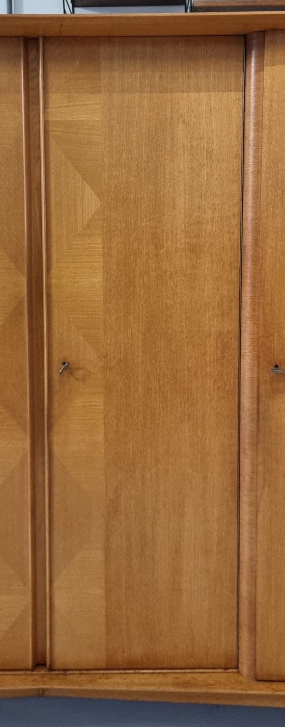 Image 1 of guardaroba di metà secolo