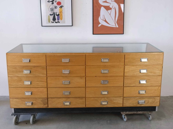 Image 1 of Vintage toonbank Boetiek