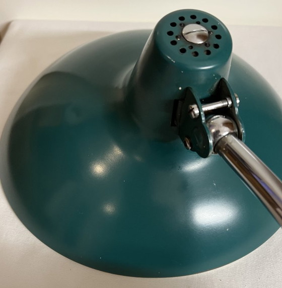 Verstellbare Schreibtischlampe Kaiser Idell Modell 6786 „Hexenhut“ Tischleuchte – Seegrün/Petrol (1950er) (photo 10 of 10)