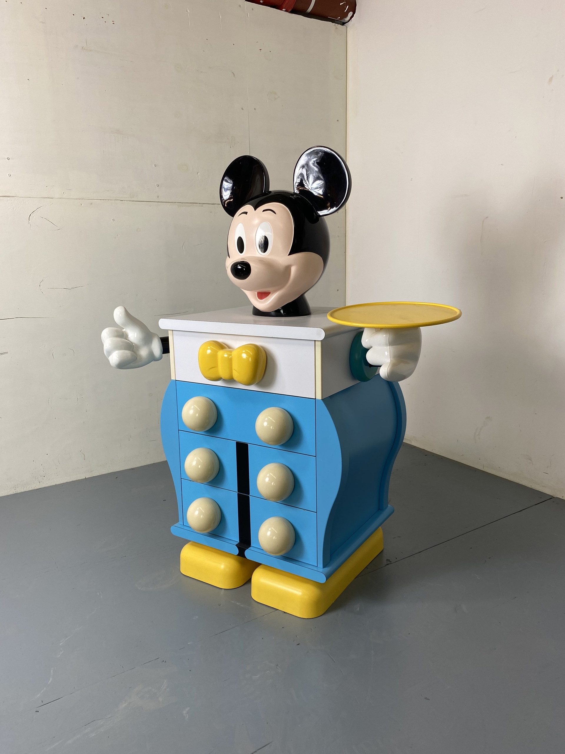 Mickey Mouse ladekast van Starform, Frankrijk, 1988 | €1,800 | Whoppah