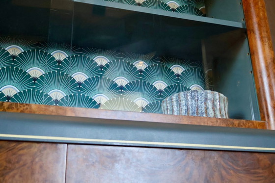 Image 1 of Art-déco-Vitrinenschrank aus Wurzelholz, 1930er Jahre – restauriert in Wellington Green