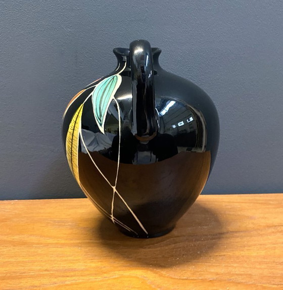 Image 1 of Vaas van Georg Schmider Zell, model 4089, zwart met kleurrijk bladpatroon.