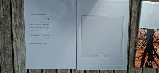 Image 1 of Mercedes-Benz books & brochures – rare collection