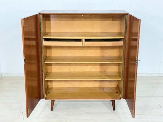 Image 1 of Linnenkast uit het midden van de vorige eeuw, houten kast, kledingkast, vintage
