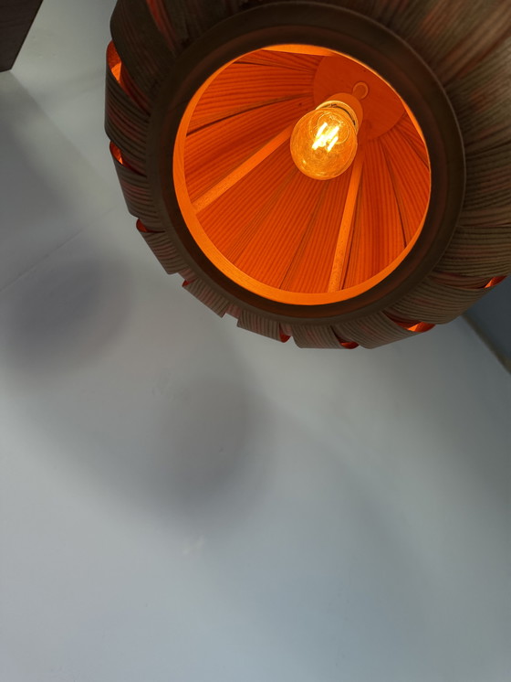 Image 1 of Lampada a sospensione vintage in legno a doghe anni '60