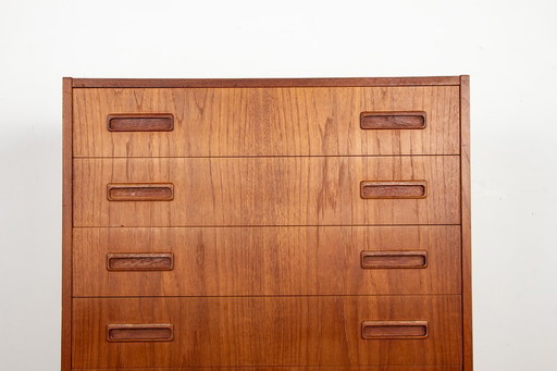Large Danish Teak and Elm Chest of Drawers, Semainier, 6 drawers by E.Jensen and J.Andersen for Westergaard Mobelfabrik 1960s.