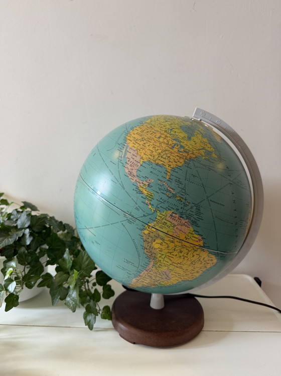 Image 1 of globe terrestre vintage