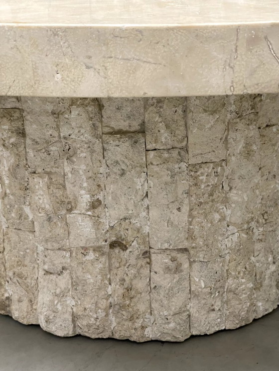 Image 1 of Table basse en pierre de mactan par Magnussen Ponte