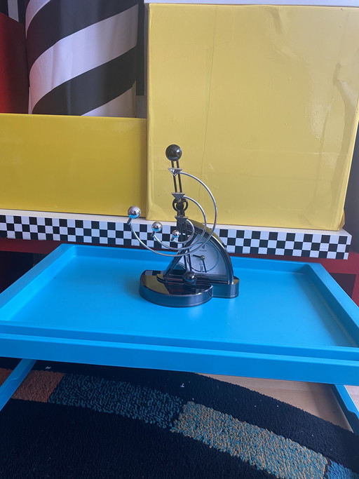 Tischuhren 90‘s Kinetic Design 