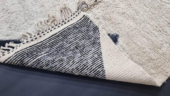 Image 1 of Large Berber rug, handwoven in the traditional Moroccan style, size 3/4 m