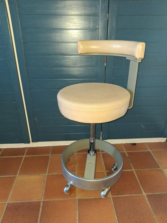 Image 1 of Siemens Sirona Rollhocker Beige originalzustand