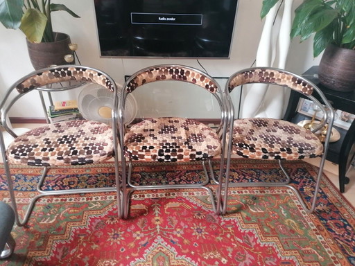  chairs