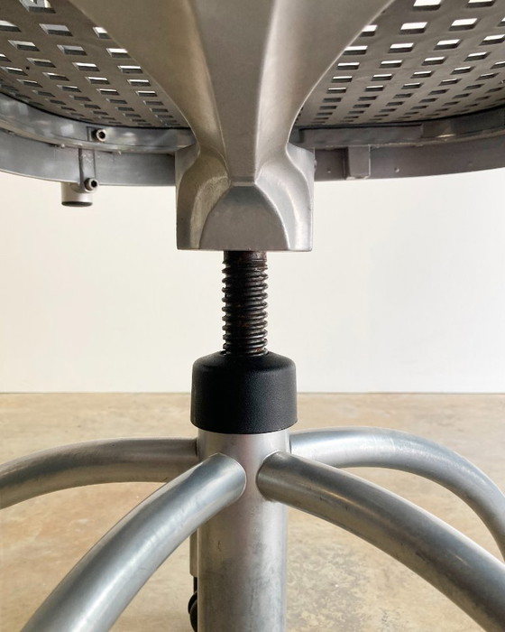 2x De Padova design chairs with wheels by Vico Magistretti, Office chairs, Metal, Plastic, Black, Modern (photo 10 of 13)