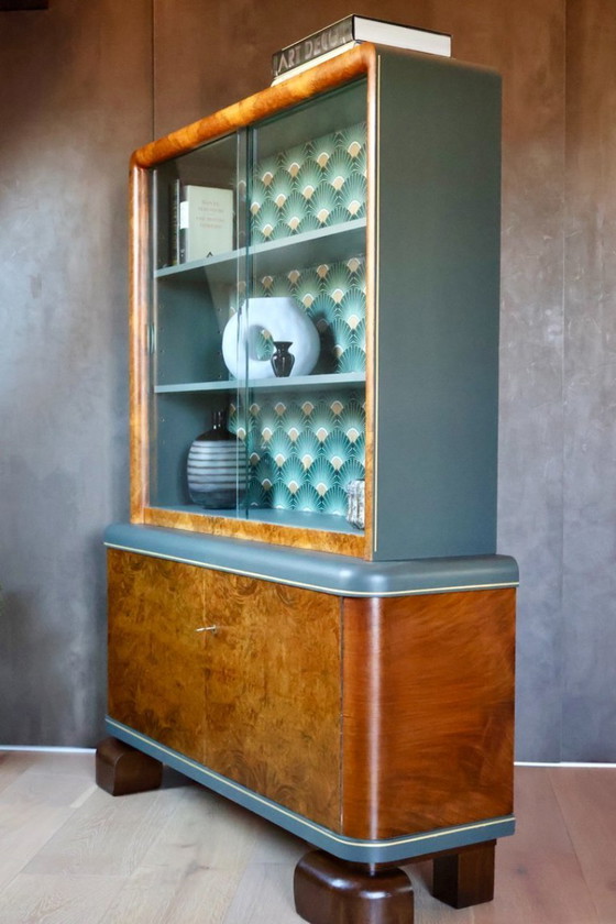 Image 1 of Art-déco-Vitrinenschrank aus Wurzelholz, 1930er Jahre – restauriert in Wellington Green
