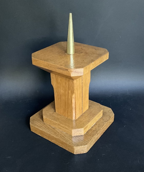 Image 1 of Juego de 4 candelabros de altar de roble francés, circa 1940.