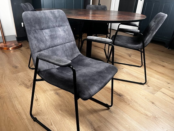 Image 1 of Tavolo da pranzo Movani Piedra 130x150 con 4 sedie