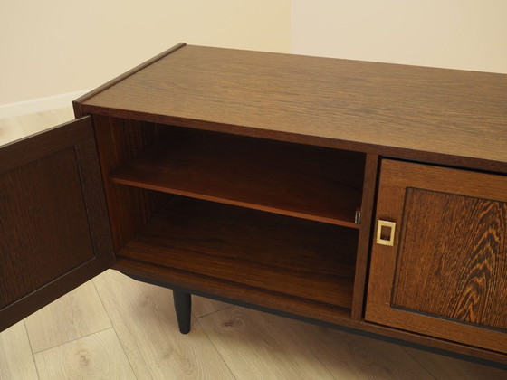 Armadio contenitore danese impiallacciato rovere su gambe angolate, moderno scandinavo anni '70 (photo 12 of 13)