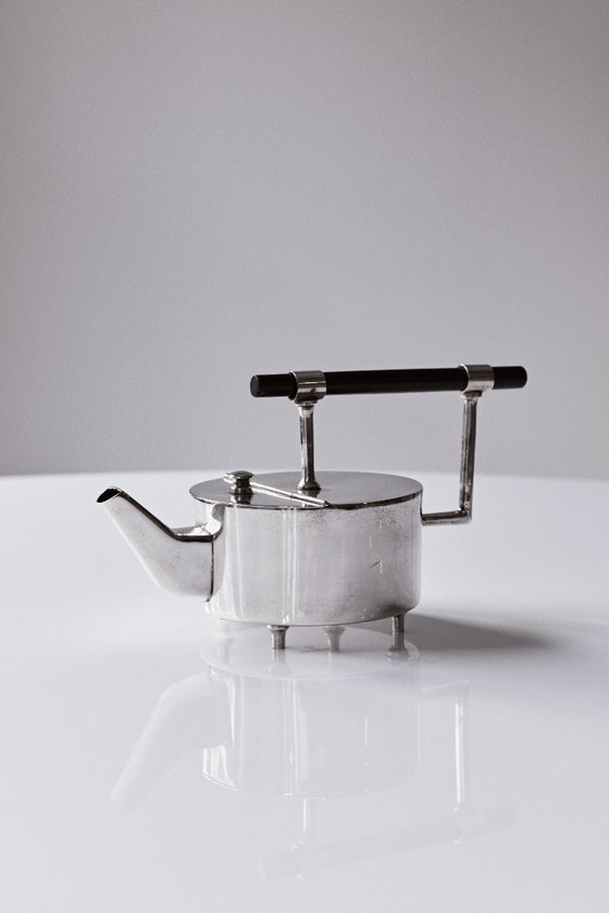 Image 1 of 2 teiere inglesi placcate in argento del modernismo inglese, secondo Christopher Dresser