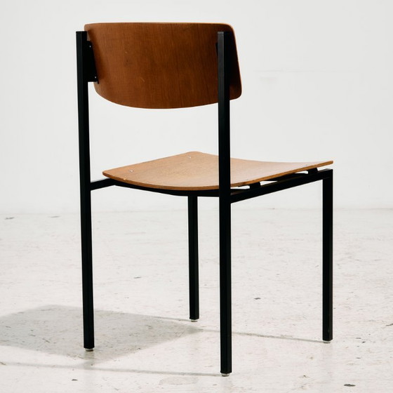 Image 1 of MK11233 Stuhl aus Teakholz auf Metallgestell