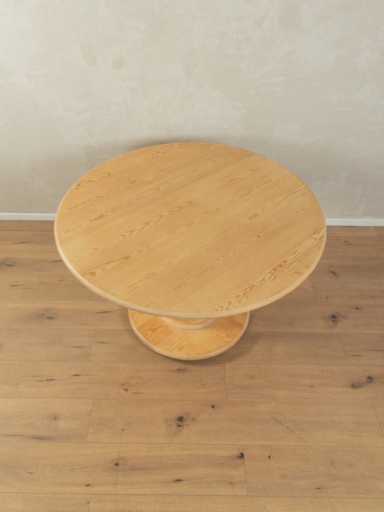 Image 1 of Esstisch aus den 80er Jahren mit dickem Holzgestell