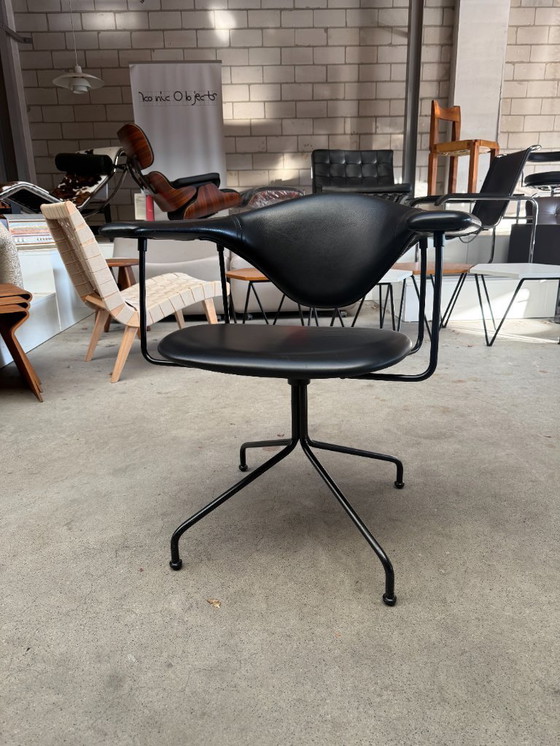 Image 1 of Gubi Masculo meeting chair leer (set a 6)