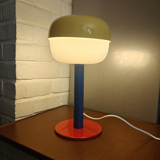 Lampada da tavolo postmoderna IKEA unica nel suo genere: gialla, blu e rossa, in stile Memphis. (photo 7 of 8)