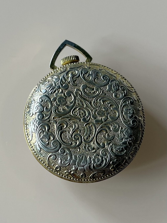 Image 1 of Bella catena pendente orologio svizzero d'epoca colore oro verde Lucerna