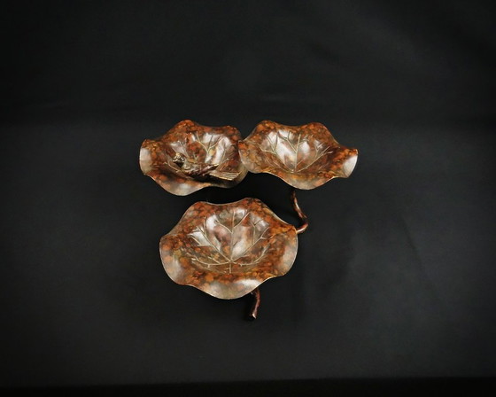 Image 1 of Birdbath in patinated metal, three-level lotus leaf form