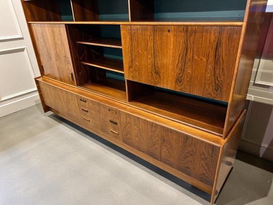 Image 1 of Armario de pared de palisandro – sólido y de estilo de mediados de siglo – 246 cm