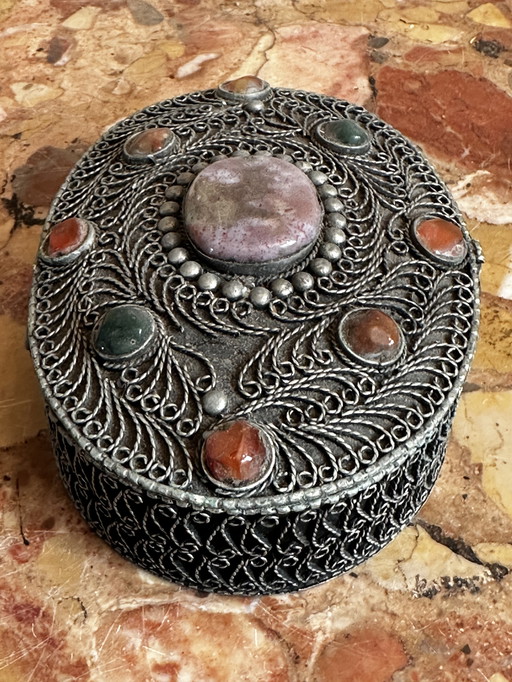 Filigree box with inlaid stones, origin India, 20th century