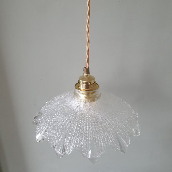 Image 1 of Set (2) Lámpara colgante Holophane, Art Déco, cristal fundido con estructura acanalada