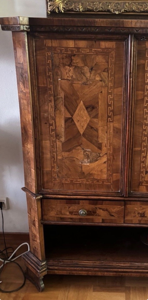 Image 1 of Mobile bar antico in stile Biedermeier con intarsi: un pezzo unico!