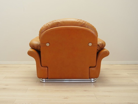 Image 1 of Fauteuil orange, design de l'âge de l'espace, années 1960, production : Italie