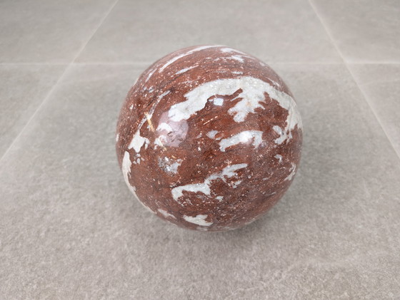 Image 1 of Tavolino da caffè italiano con sfere in marmo bianco, nero e rosso, anni '90