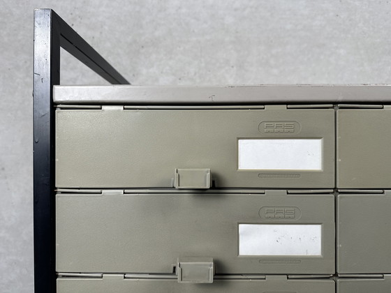 Image 1 of Armoire (de poste) industrielle vintage