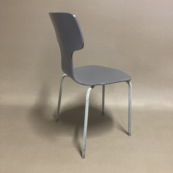 Image 1 of Chair Model 3123 Child Arne Jacobsen