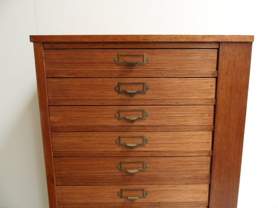 Image 1 of Armario de relojero antiguo con cajones